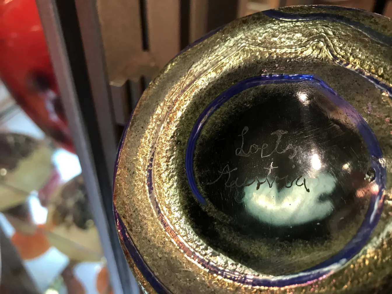 Antikes Glas mit Loetz-Unterschrift, elegante Muster und Farben