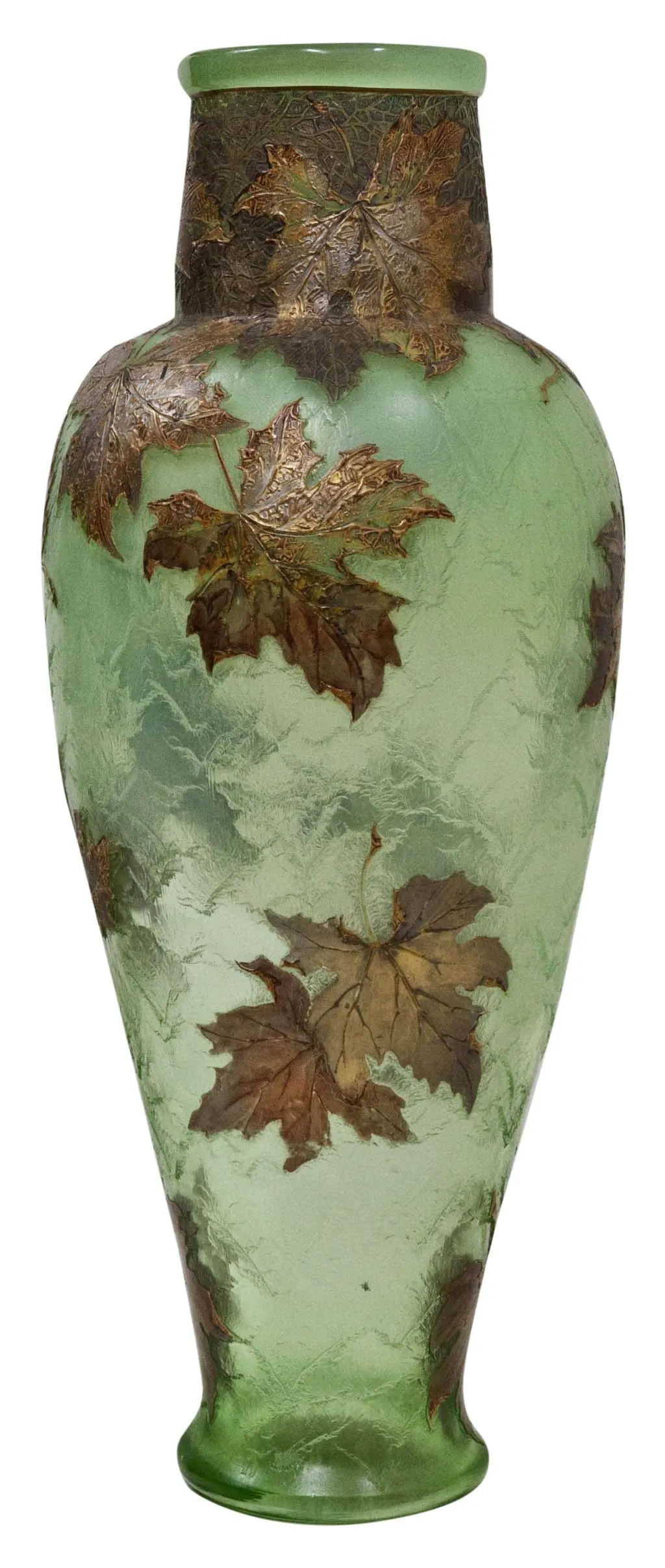 Vaso antigo de vidro com folhas douradas, assinado Legras.