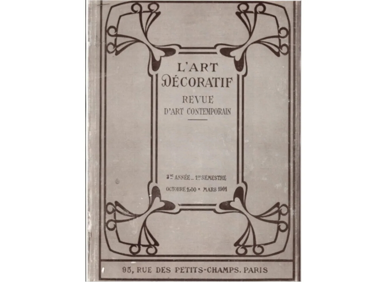 couverture d'une revue ancienne avec un design décoratif