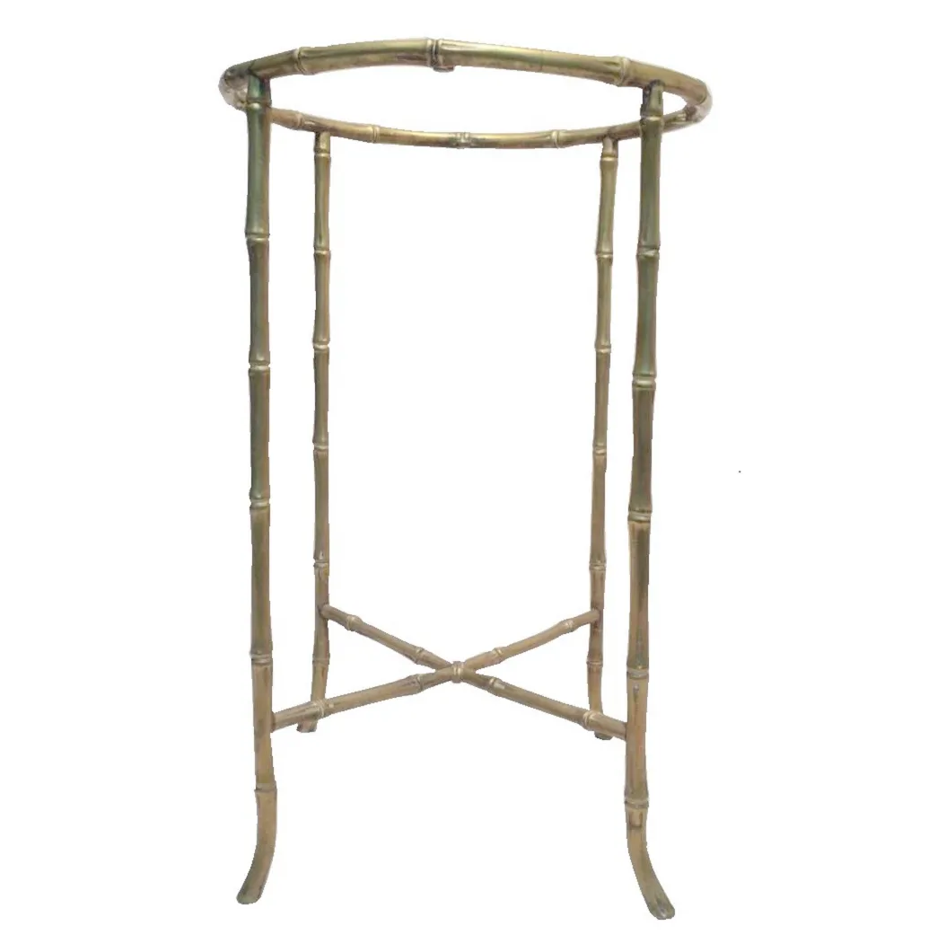 mesita antigua de estructura de bambú con forma circular, estilo clásico