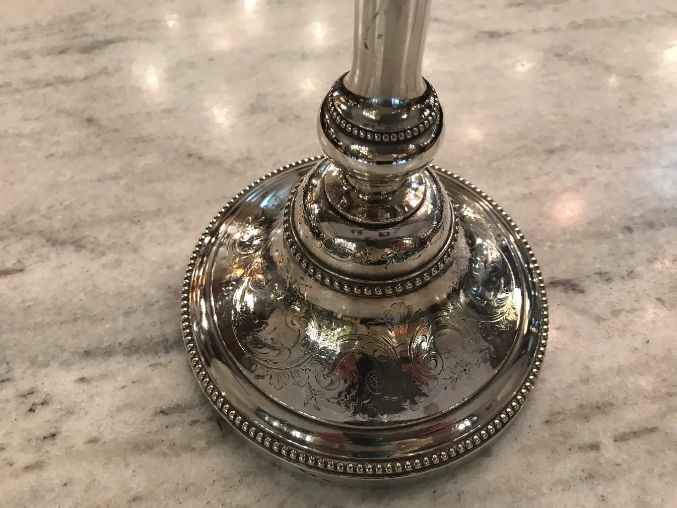 candelabres anciens avec base décorative, art nouveau