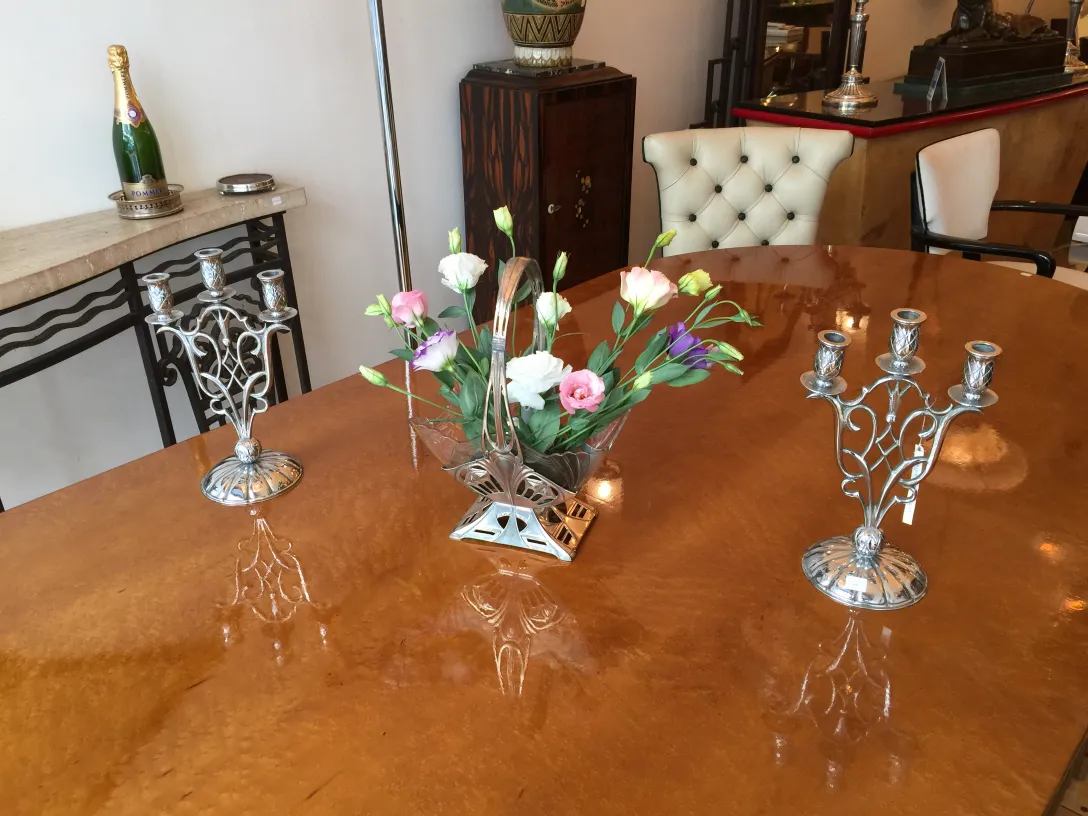 deux candélabres anciens et décoratifs art nouveau avec des fleurs