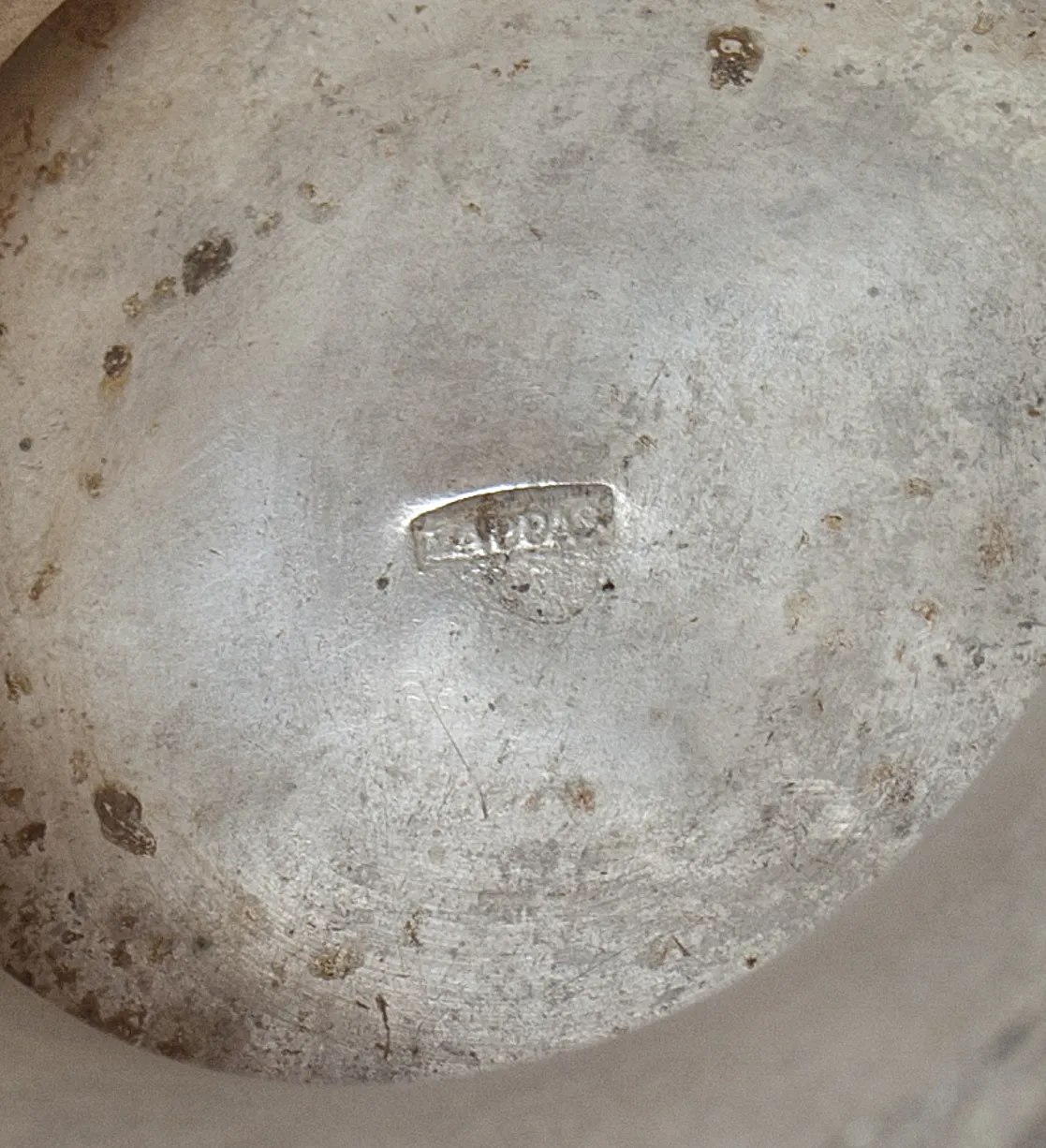 Candelabri antichi stile Art Nouveau con dettagli decorativi