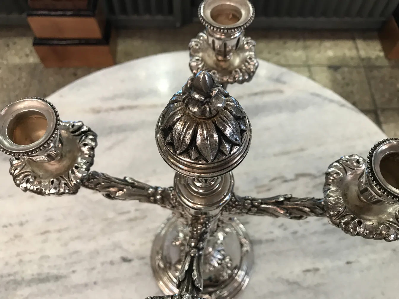 Candélabres anciens avec un magnifique design Art Nouveau