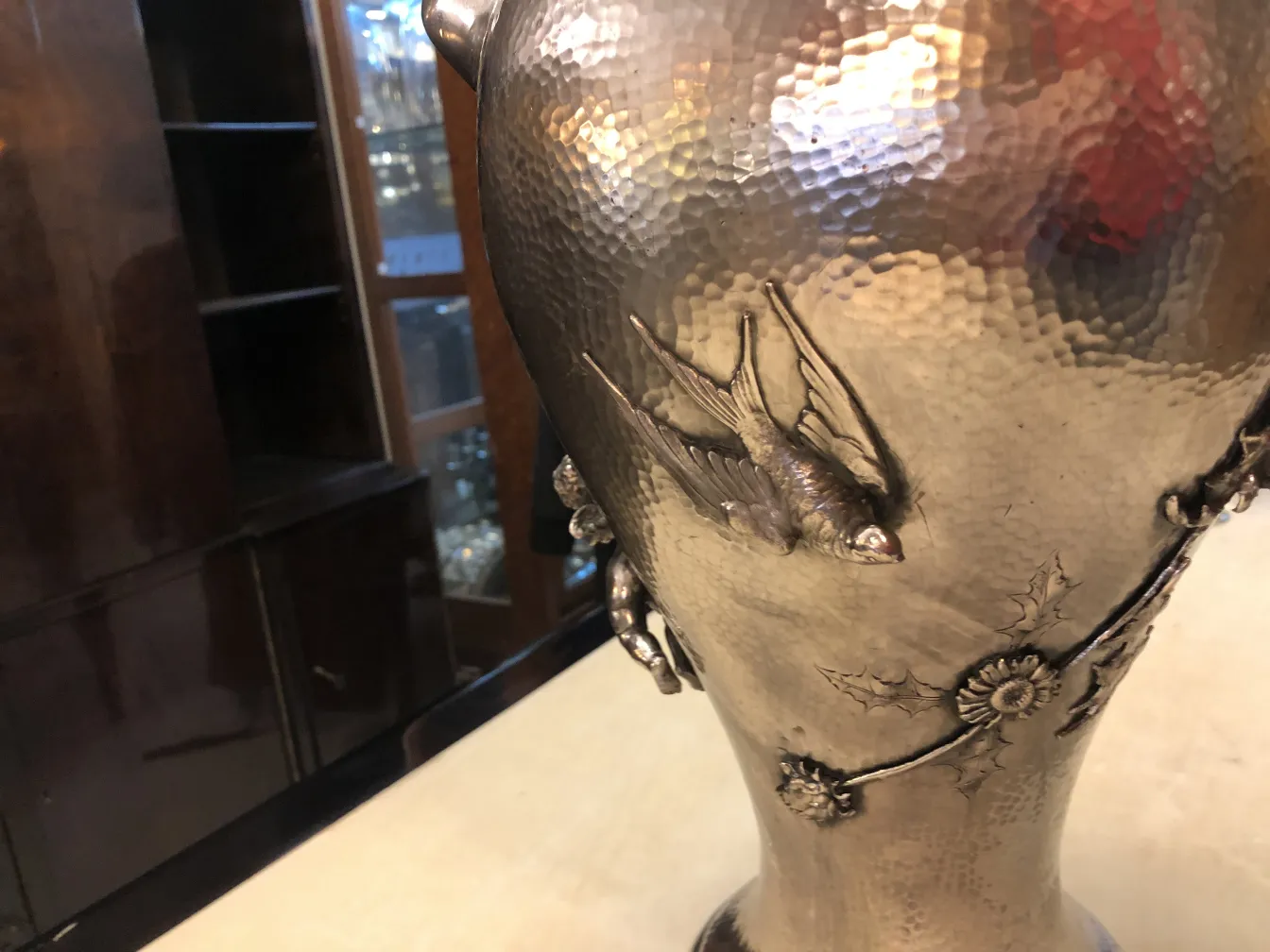 مزهرية قديمة جميلة art nouveau مع تفاصيل زخرفية