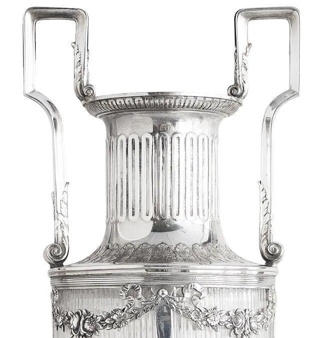 दो प्राचीन फूलदान art nouveau, सजावटी डिजाइन के साथ