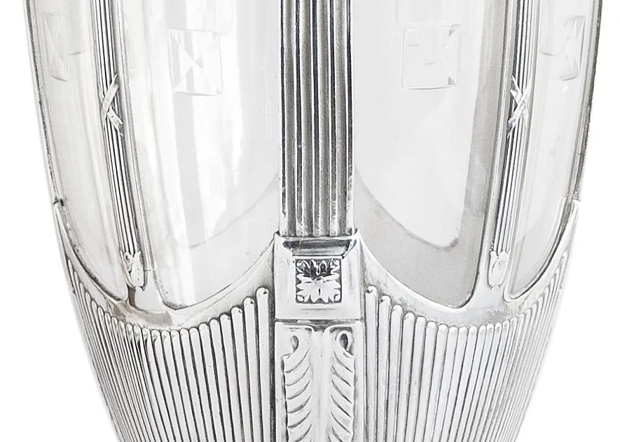 꽃병 2개, 아르누보 디자인 세부 사항이 특징입니다