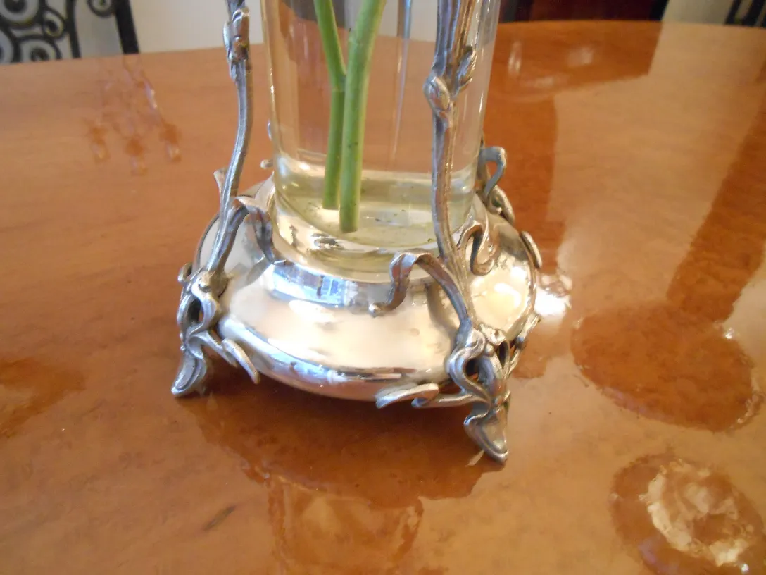 2 vases anciens décorés dans le style art nouveau