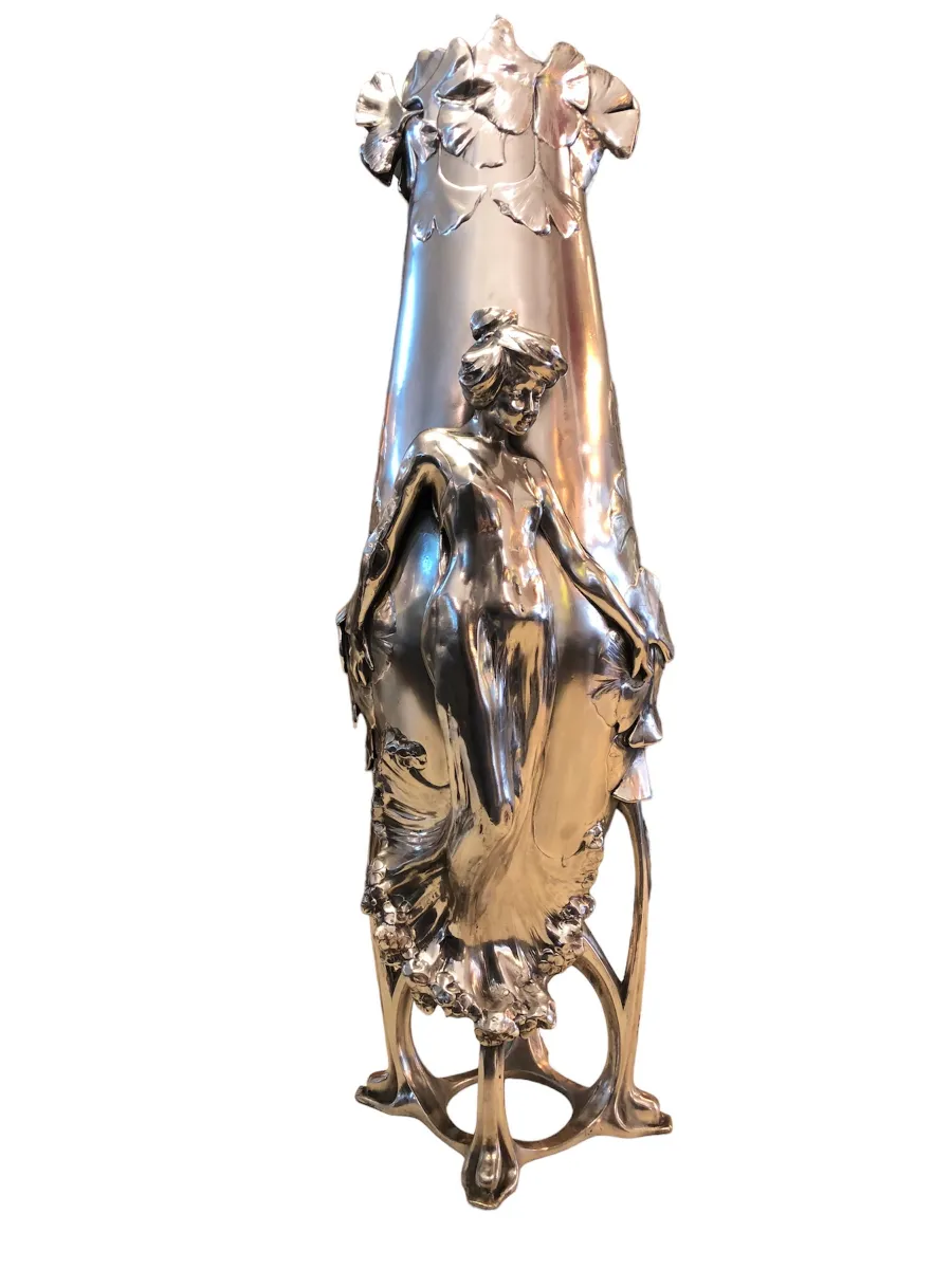 vase antique art nouveau avec figure féminine et fleurs