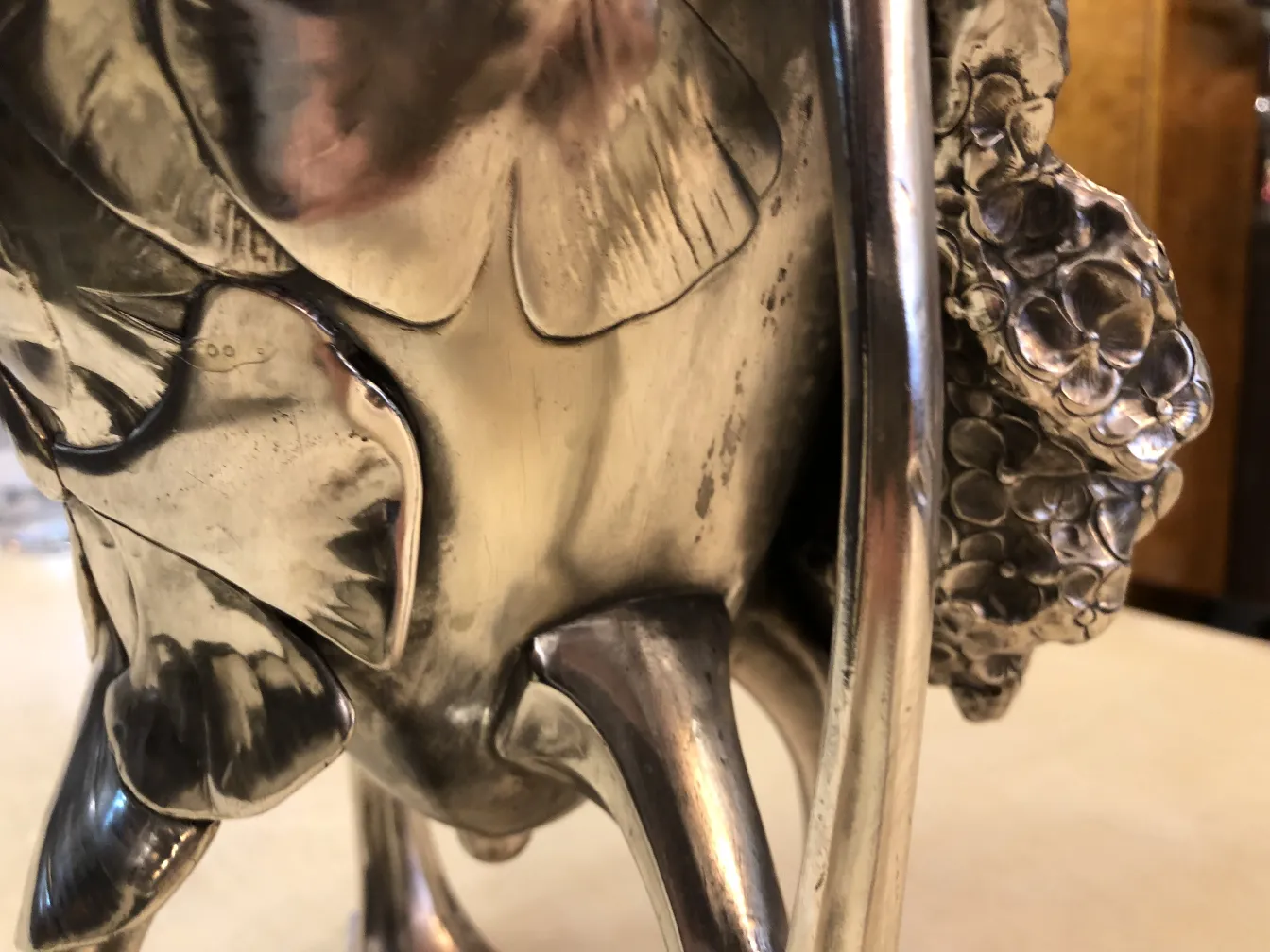 vase ancien art nouveau décoré de fleurs