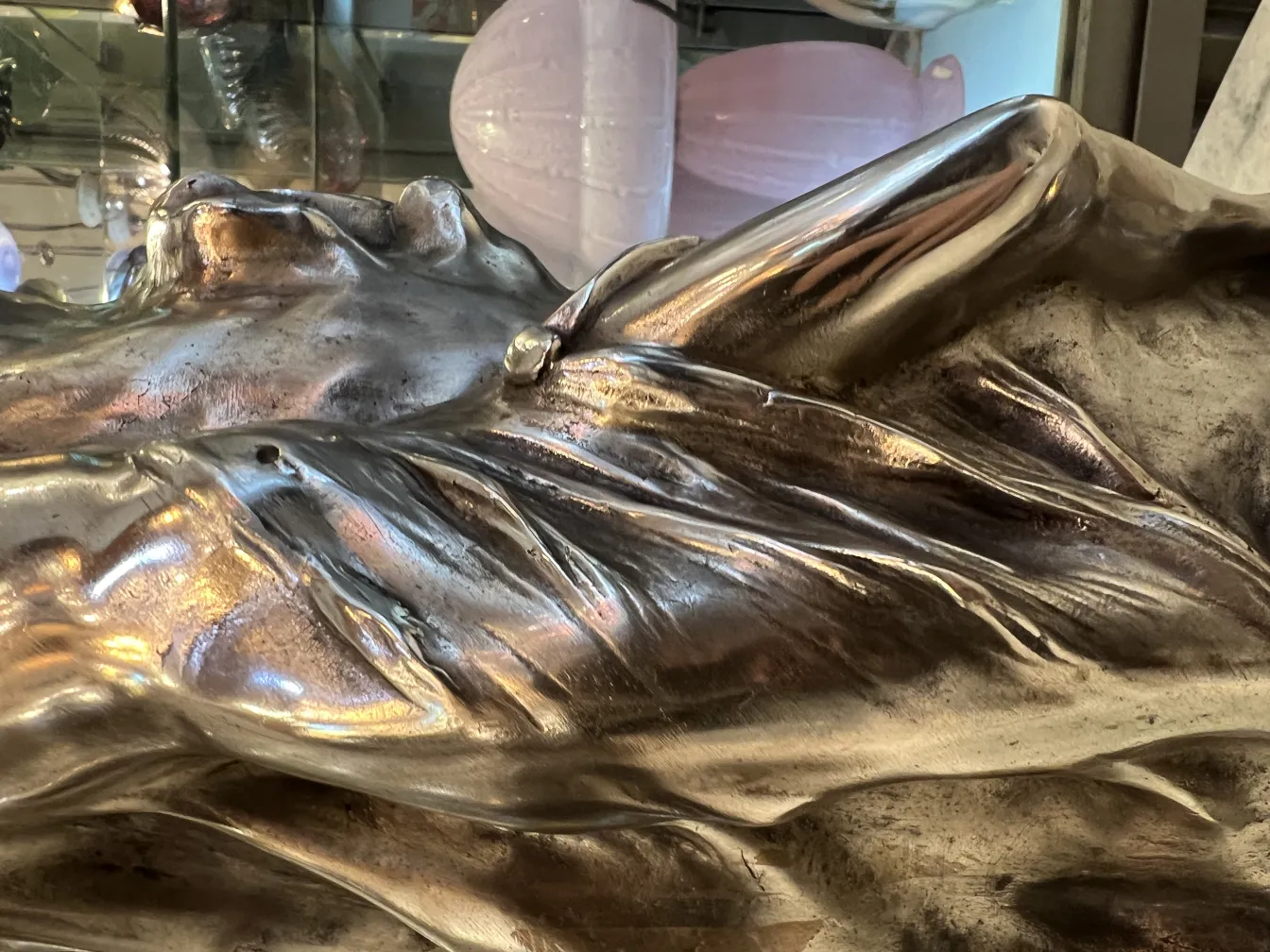 vaso antico decorativo con dettagli Art Nouveau