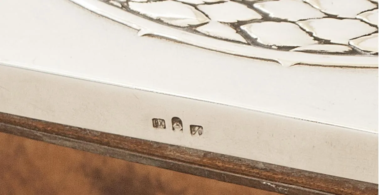 antikes Spiegel mit Art Nouveau Design, filigrane Details