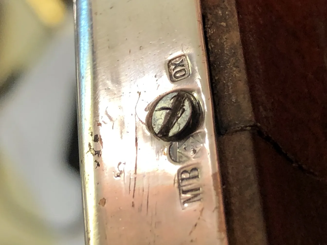 miroir ancien décoratif avec des détails art nouveau