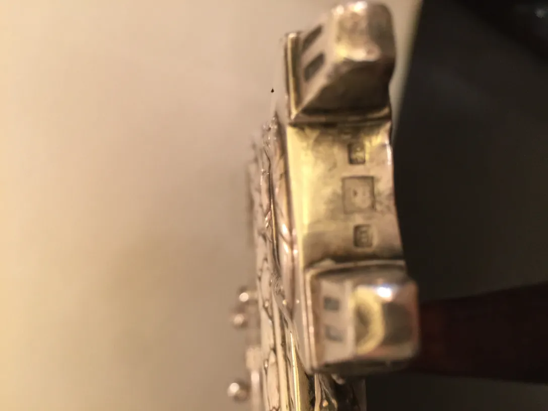 古董镜子具有艺术新潮的细节和光滑的表面