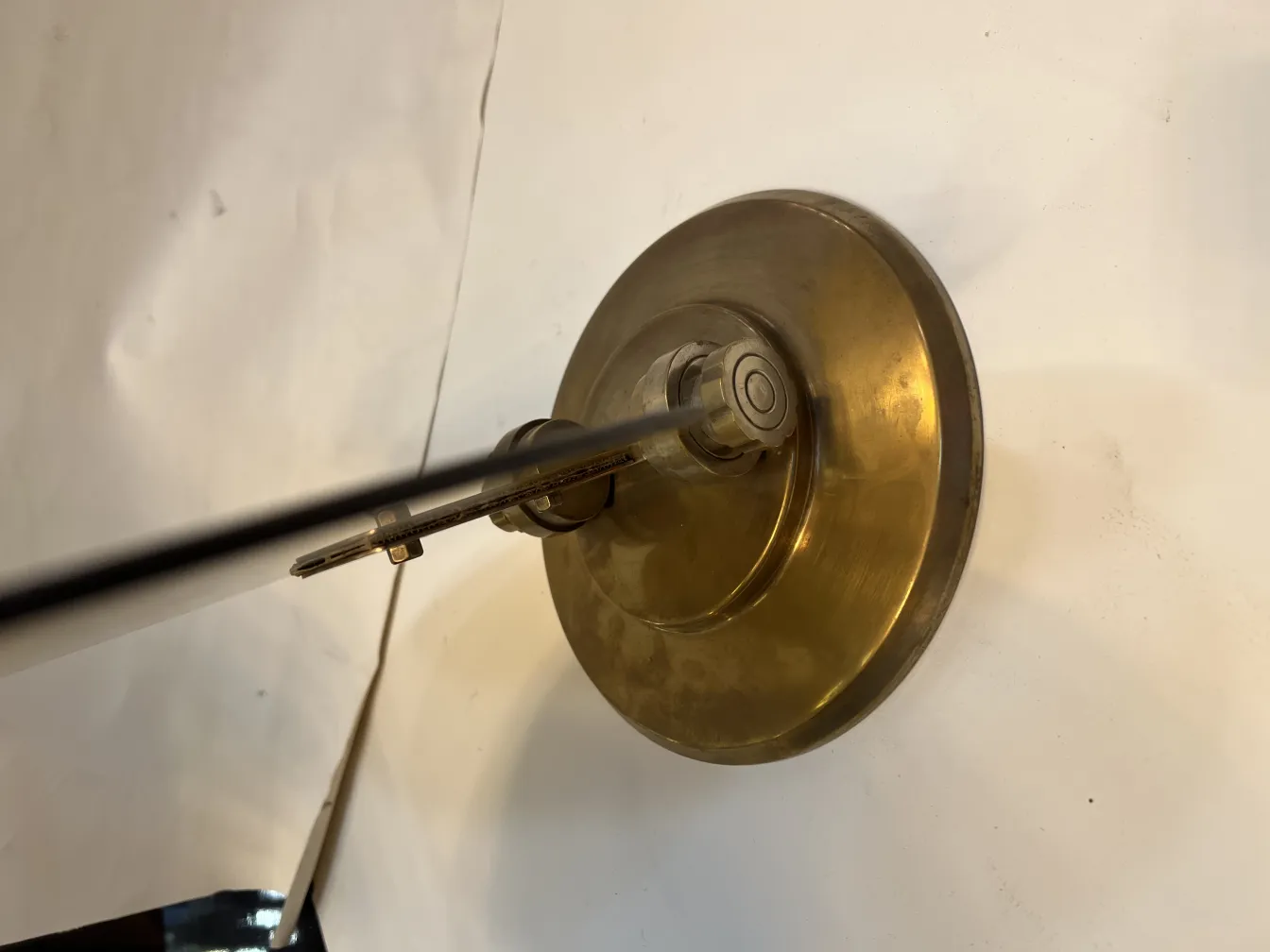 Specchio da tavolo antico in stile Art Nouveau con base decorativa