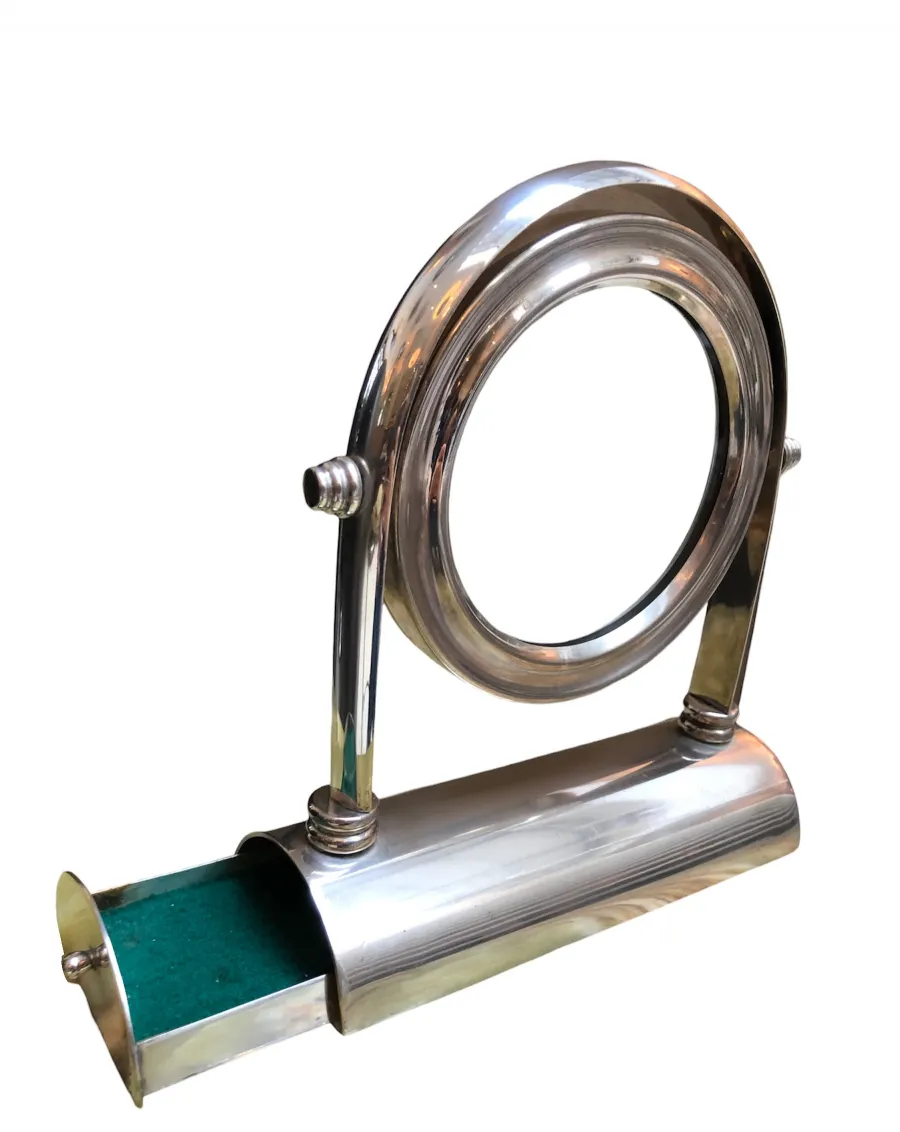 古典的な鏡アート・ヌーヴォーのデザインと丸い基盤。