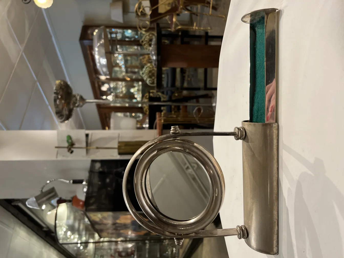 specchio antico in stile Art Nouveau con supporto