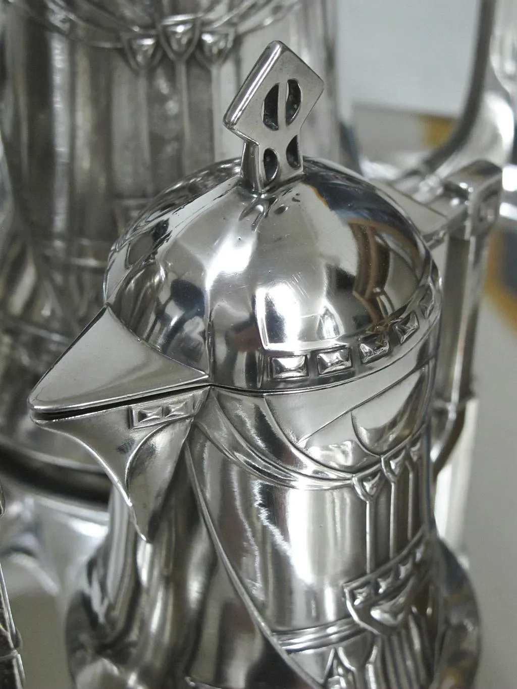 Juego de té antiguo WMF con detalles decorativos brillantes