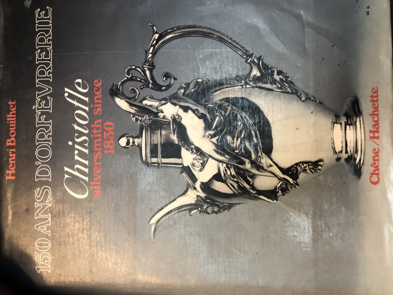 Centrotavola antico Christofle con design intricati, decorazione classica.