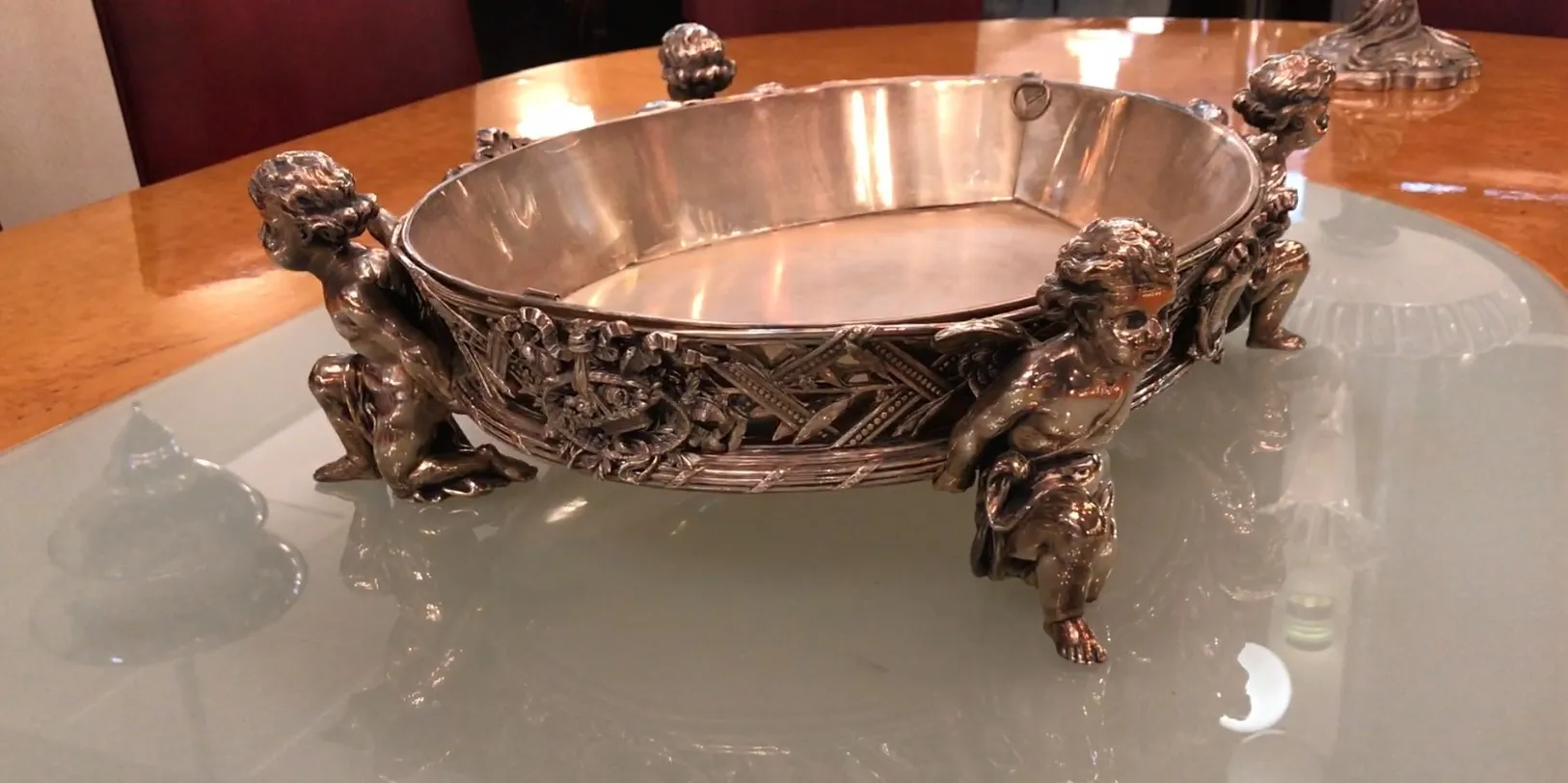 古董中心装饰品 christofle 侧面带有人物