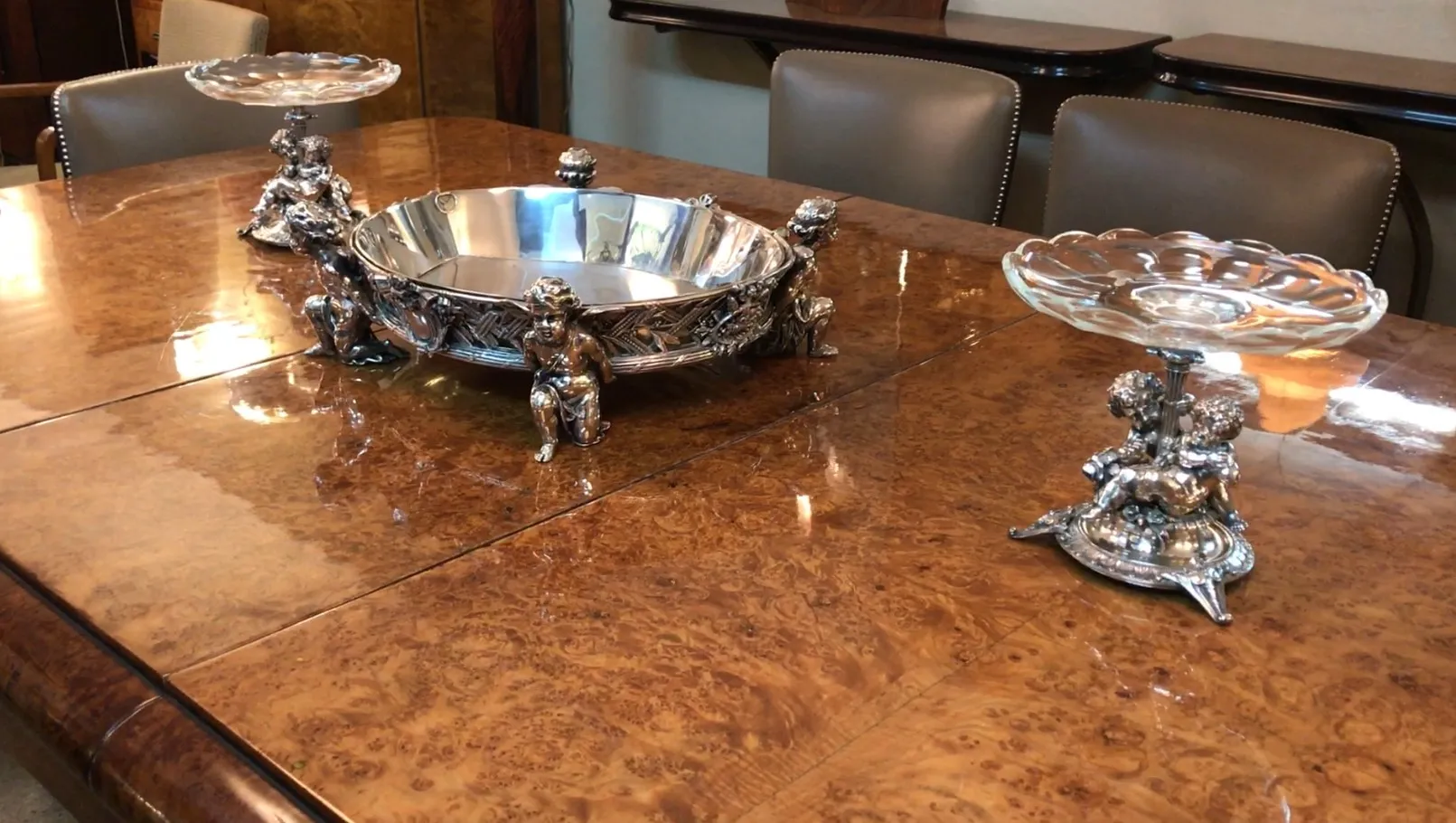 centro de mesa antigo christofle com detalhes intricados