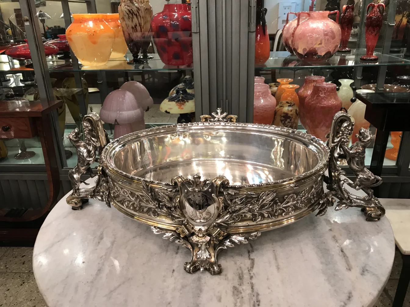 centre de table ancien Christofle avec des détails décoratifs et élégants