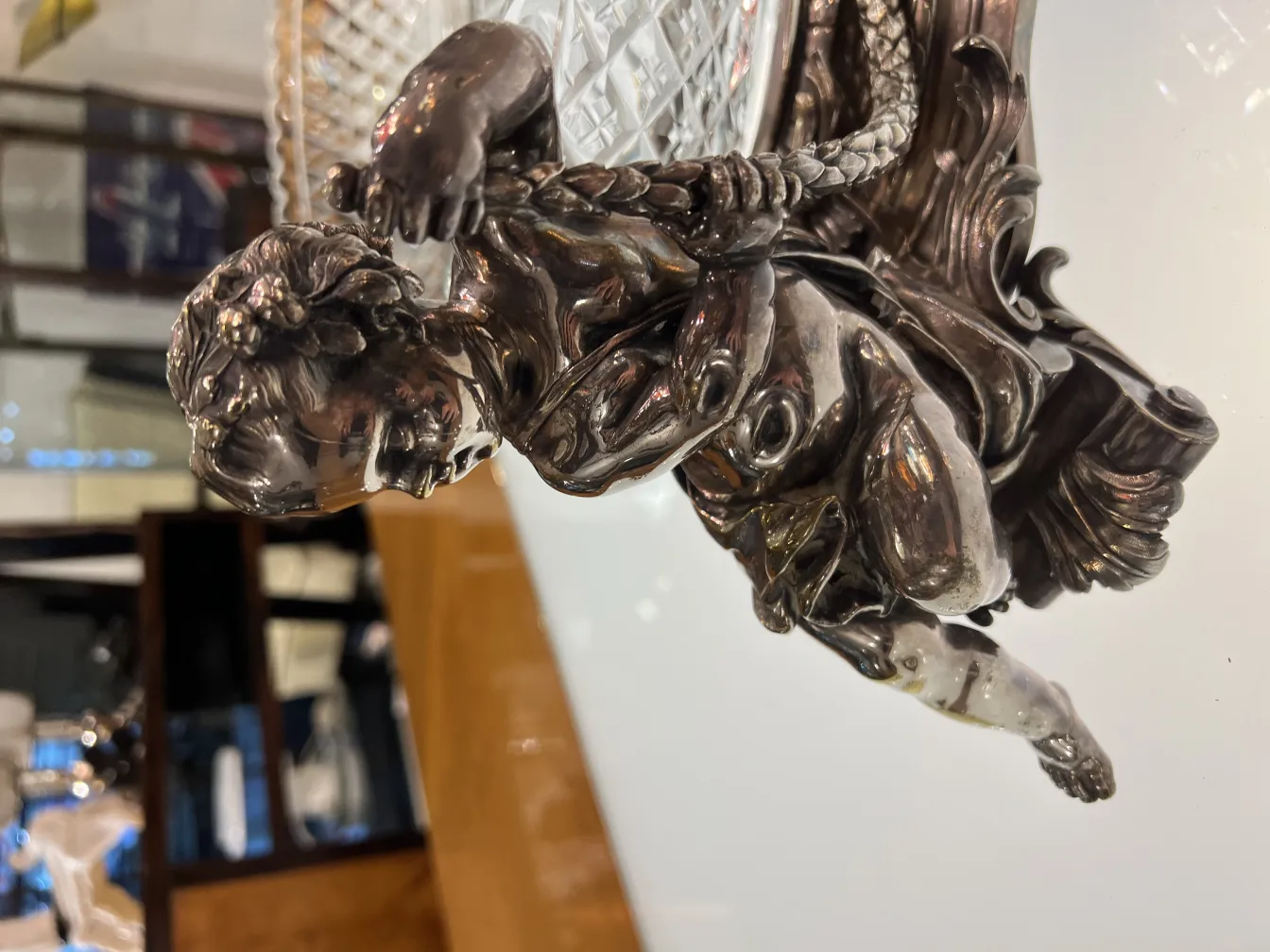 古董中心装饰品 Christofle 带装饰性人物