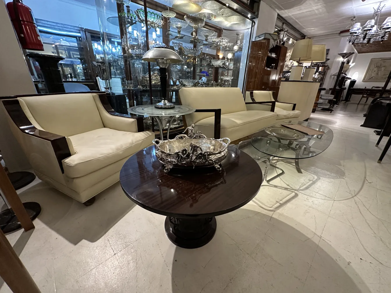 centro de mesa antigo em um ambiente elegante