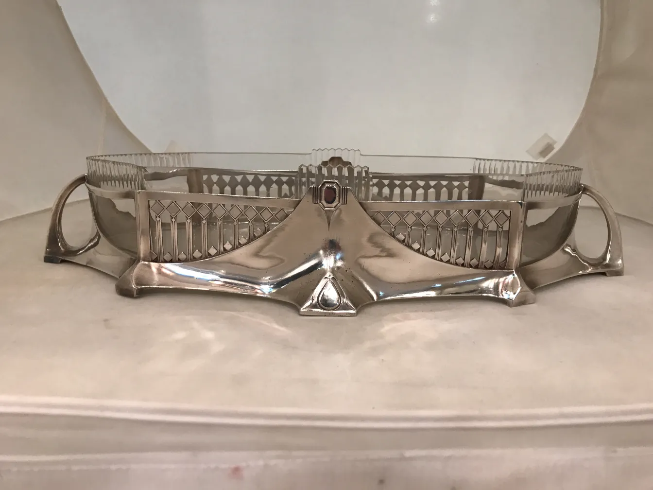 Antike WMF-Blumentopf mit elegantem dekorativem Design