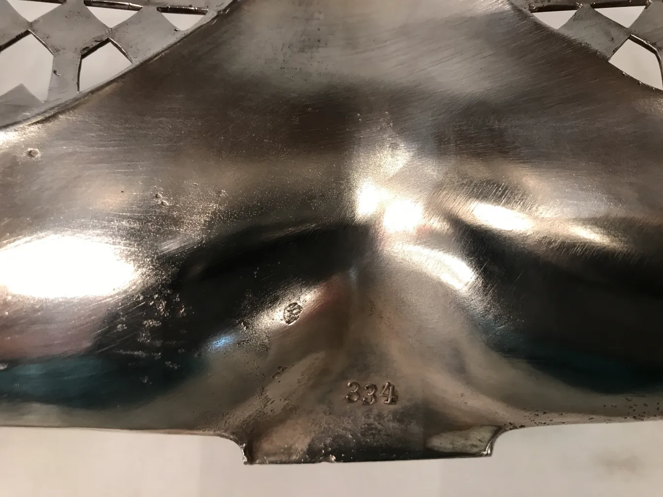 古董wmF中心装饰品，带有光亮的装饰设计