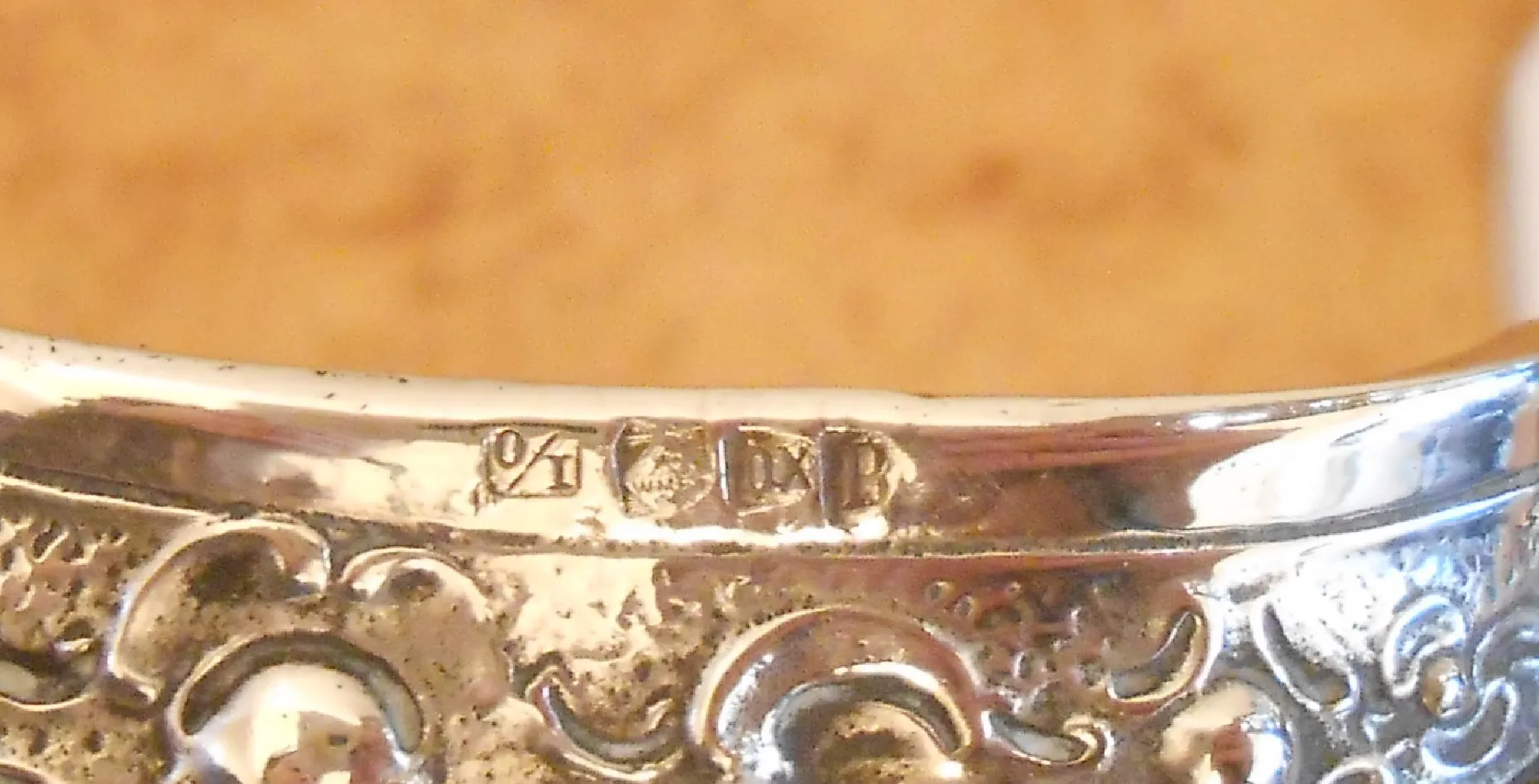 wmfs सजावटी केंद्र की सजावट प्राचीन विवरण और सुरुचिपूर्ण डिजाइन के साथ आरामदायक सेटिंग में