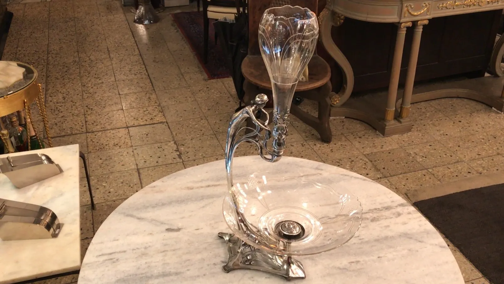 centre de table wmfa avec design décoratif dans un cadre élégant