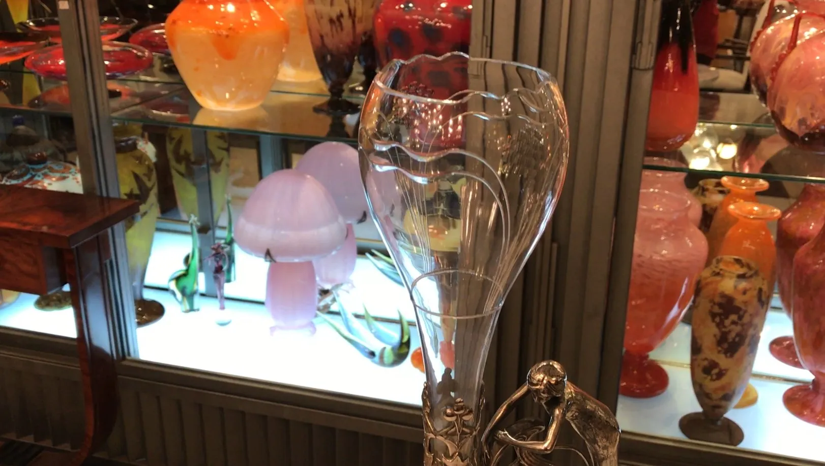 centrotavola antico WMF con design elegante, che arricchisce un ambiente vintage