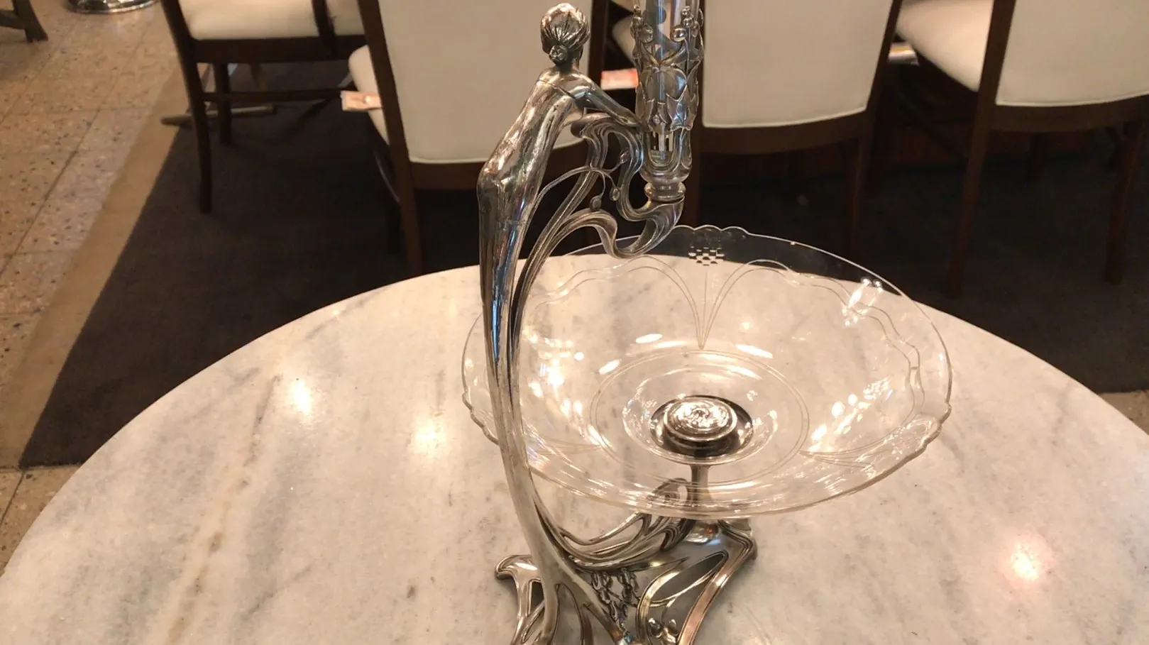 jardinera antique wmfs avec design décoratif