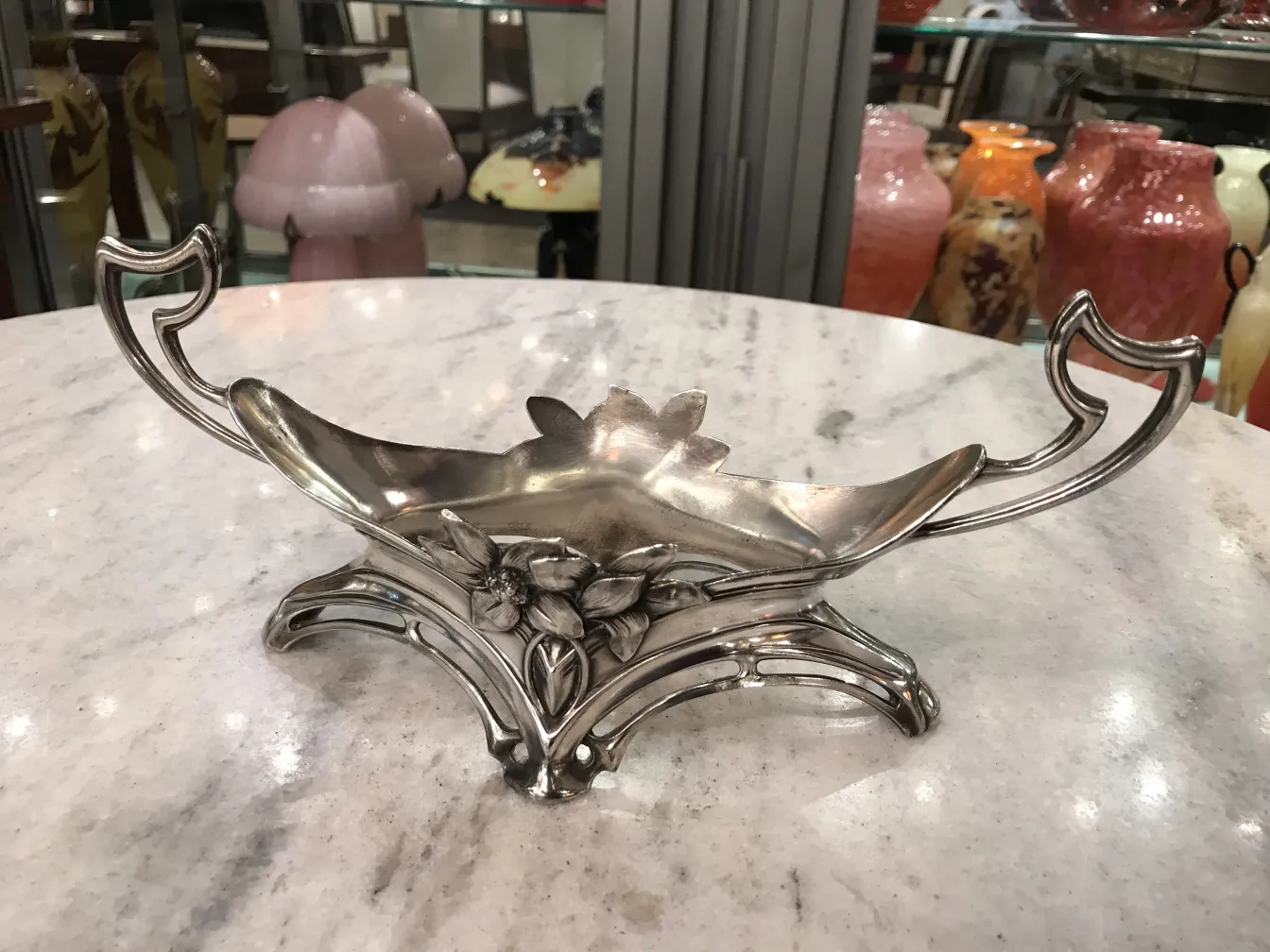 centrotavola antico WMF con motivo floreale, decorazione elegante