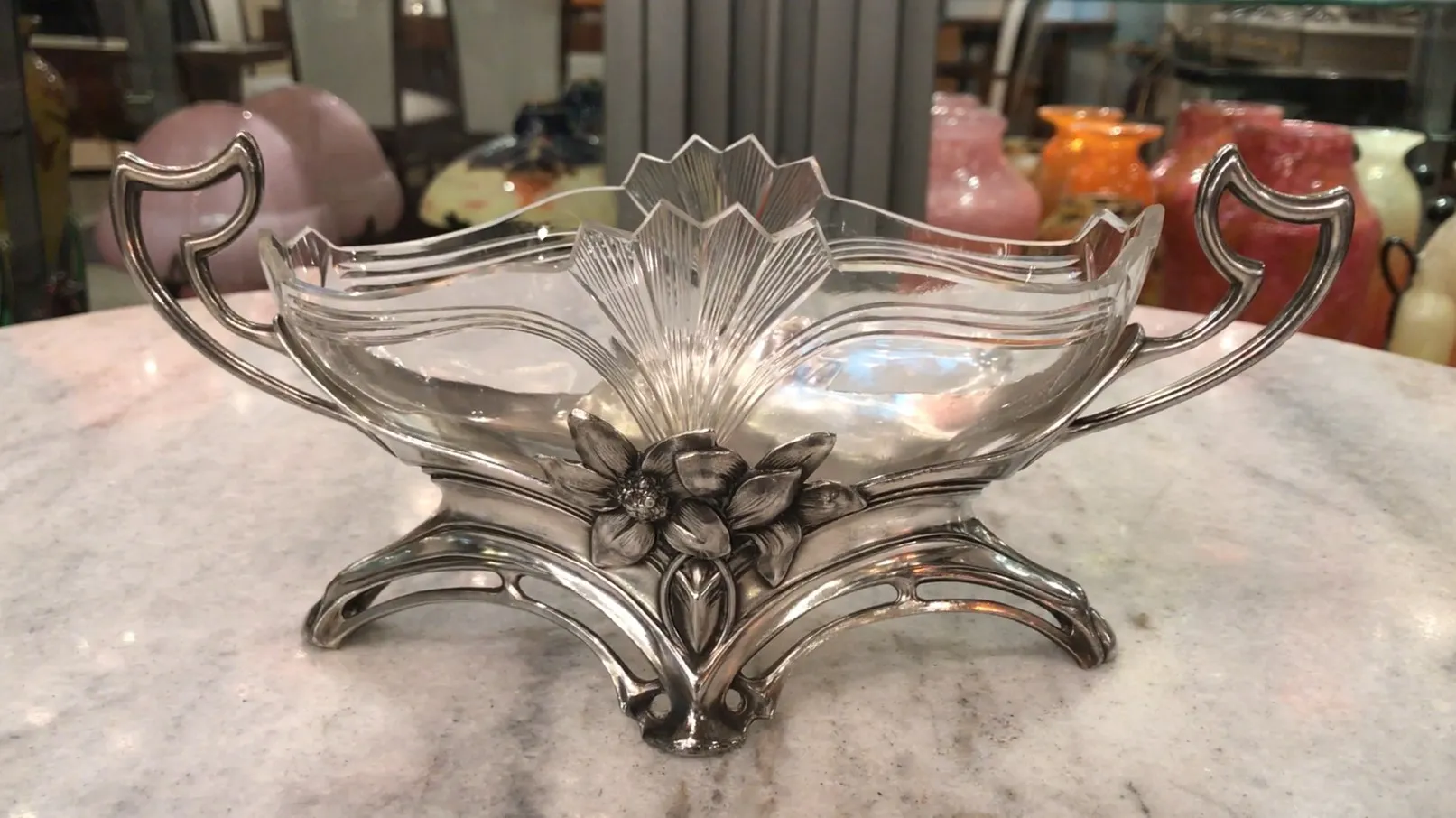 centre de table wmfvases fleuris en relief, décoration vintage