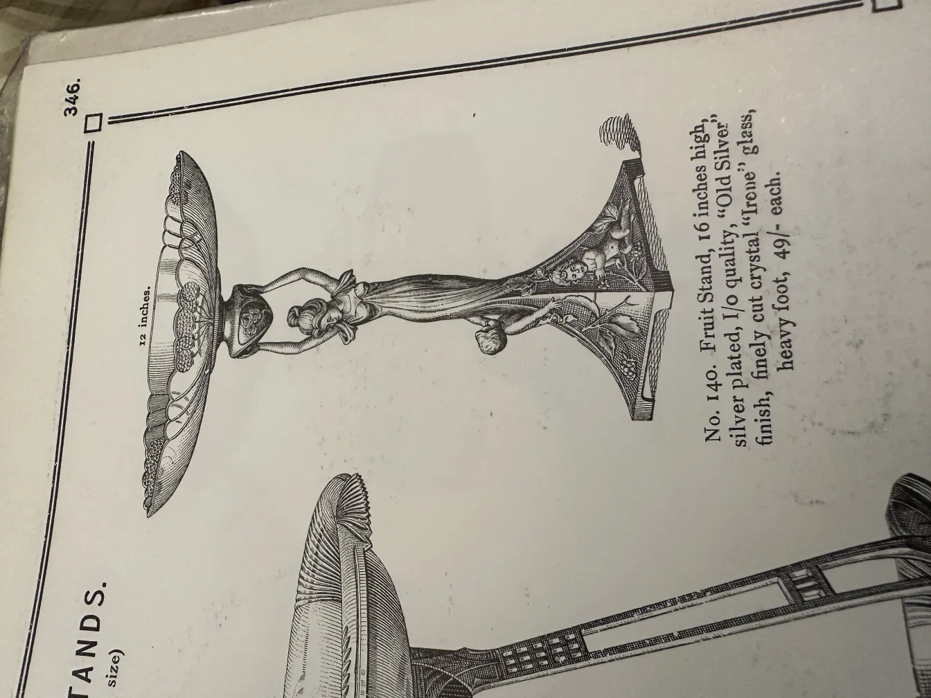 centro de mesa wmff estilo antigo com detalhes intrincados