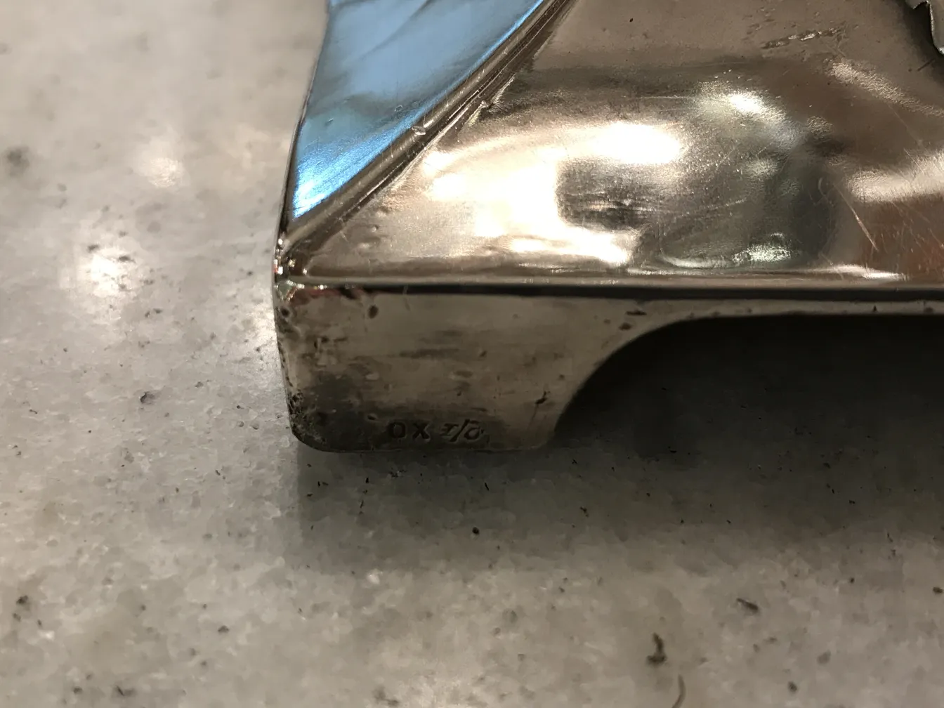 पुरानी टेबल सजावट wmfs सुंदर आकार की मेज पर