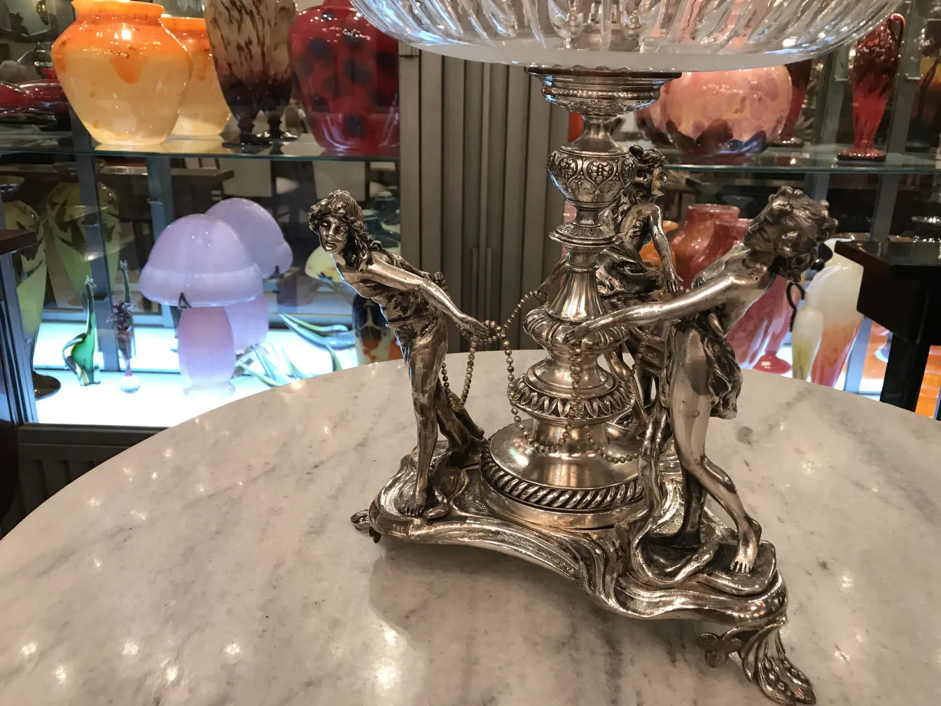 centrotavola antico WMF con figure decorative