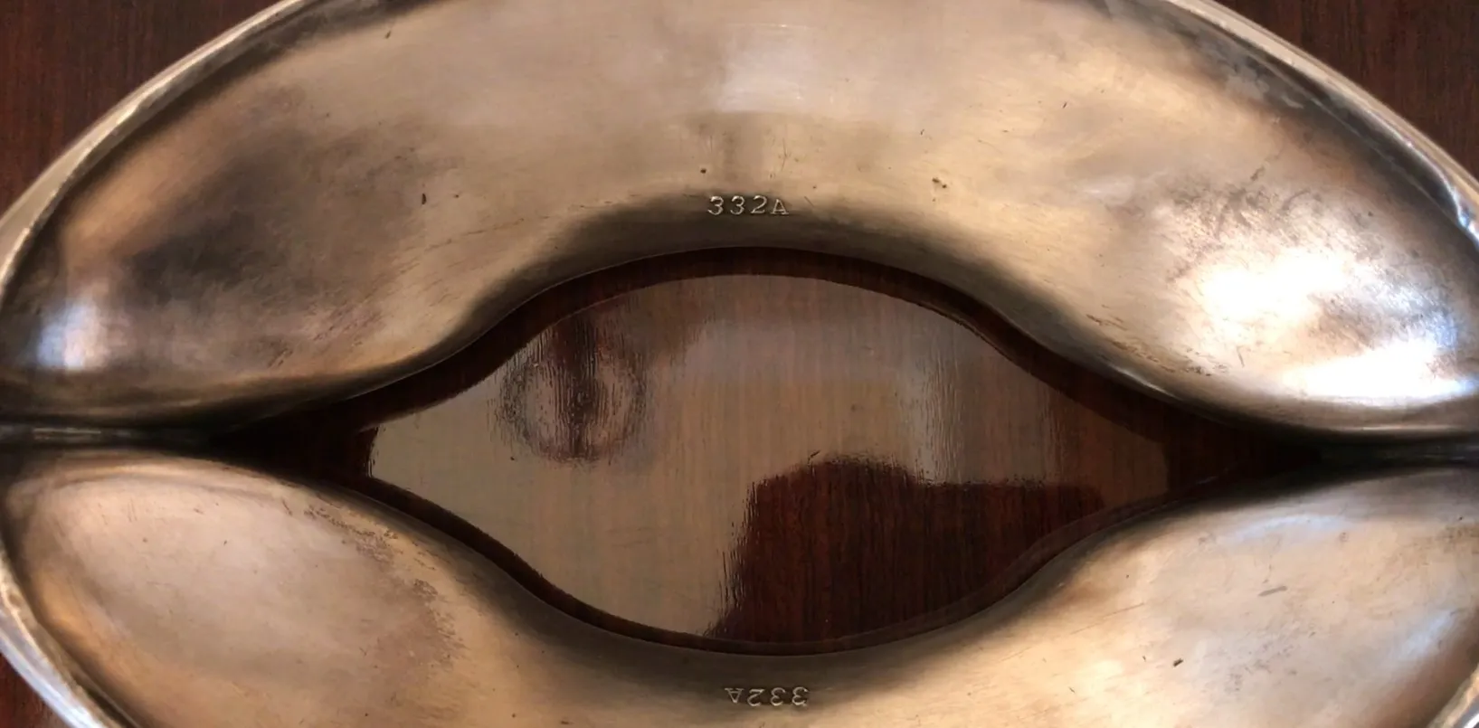 Centre de table WMF antique avec forme élégante sur fond attrayant