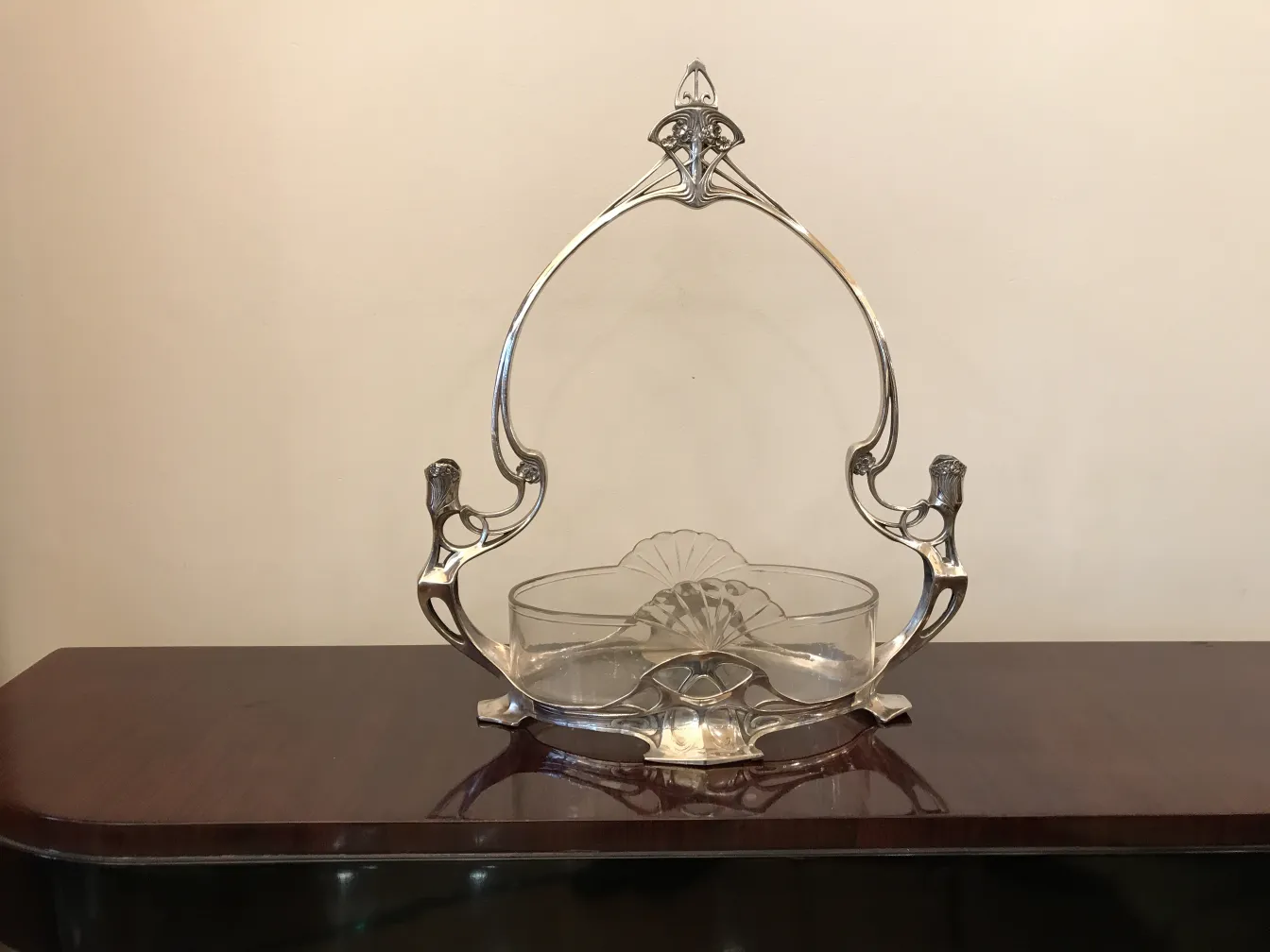 centrotavola WMF antico con design elegante