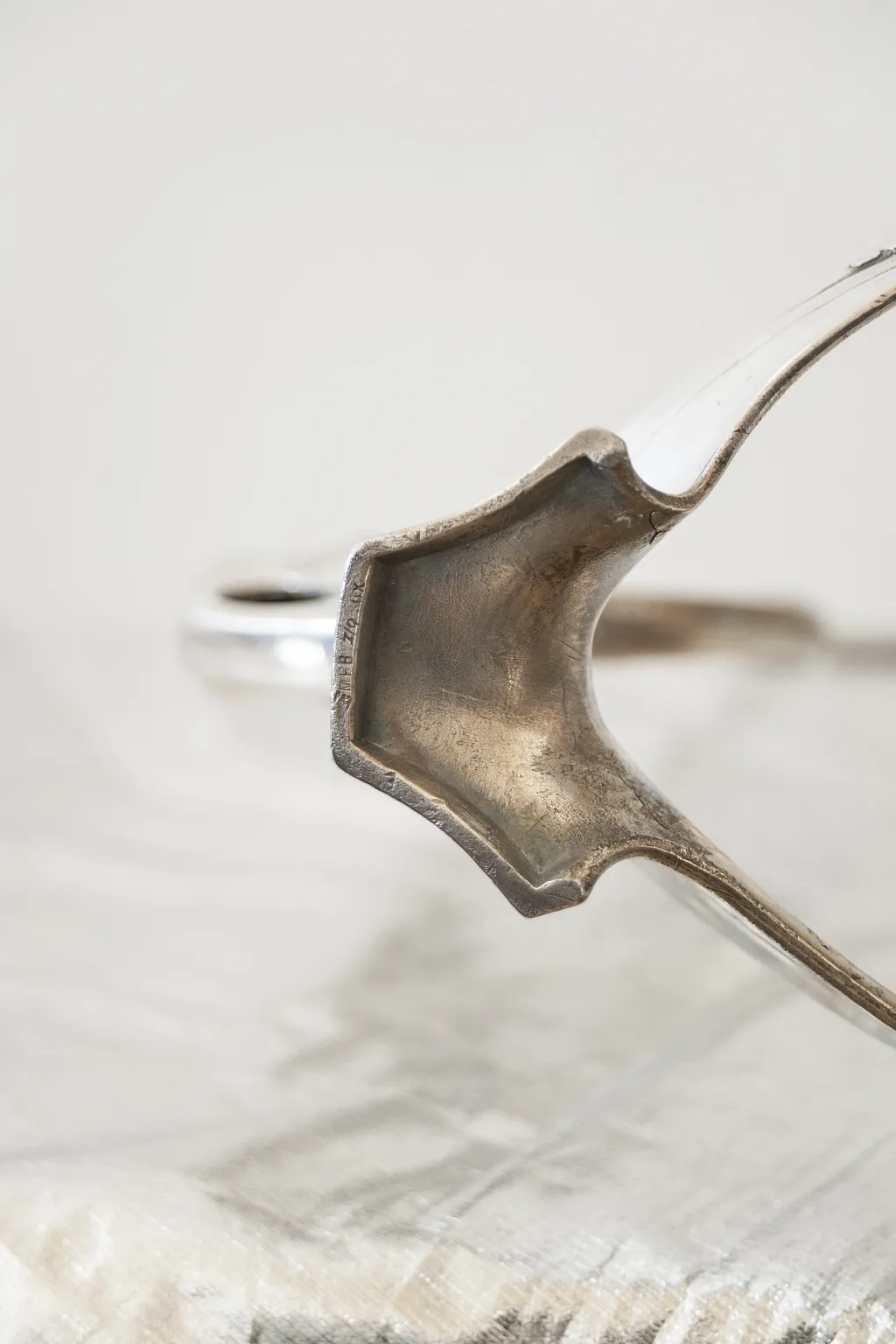 старинная jardinera WMF с декоративным дизайном