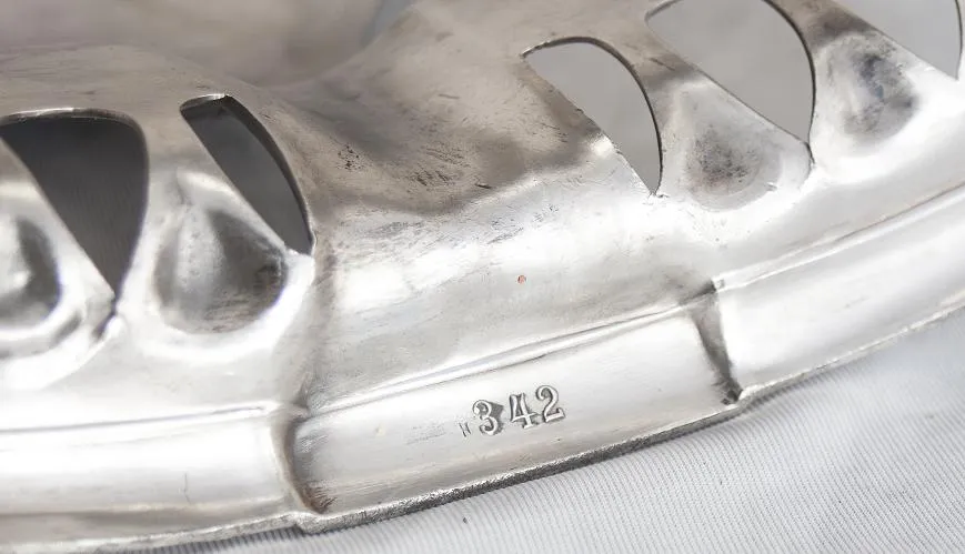 jardinera antigua wm2 con diseño decorativo y estilo elegante, adecuada para cualquier ambiente