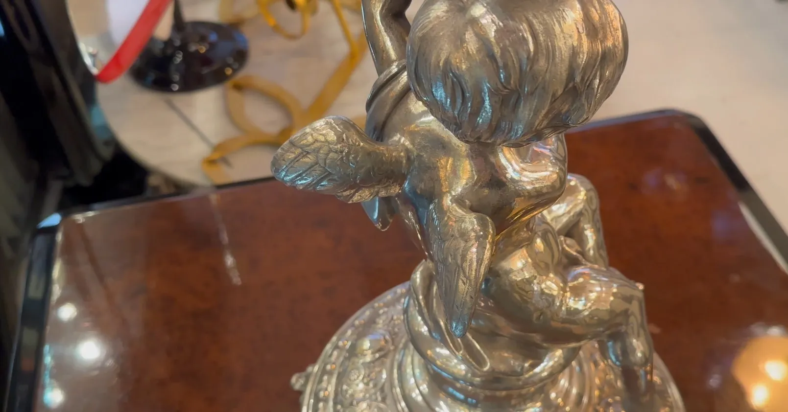 antiker Blumentopf WMF mit dekorativen Details