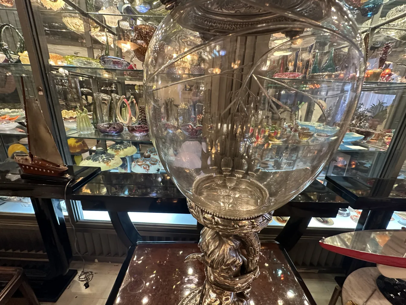 古董WMF中心装饰品，装饰底座，周围有多种色彩。