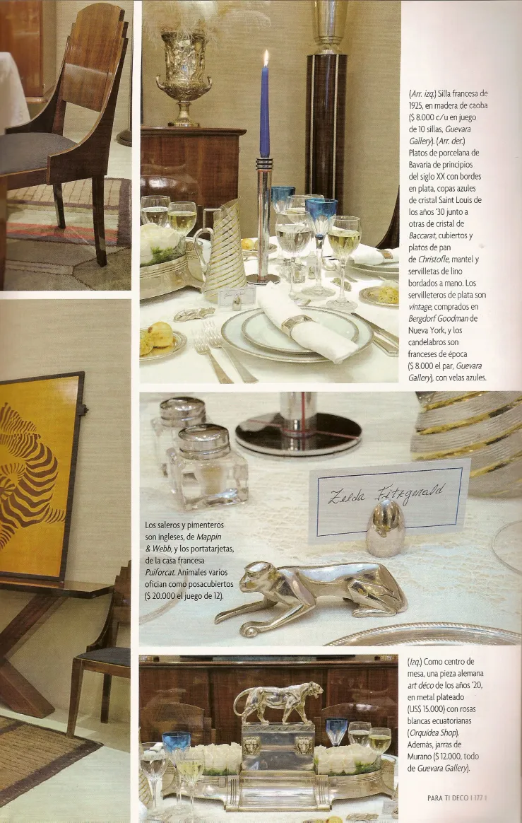 duas jarras antigas WMF em uma mesa decorada com elegância