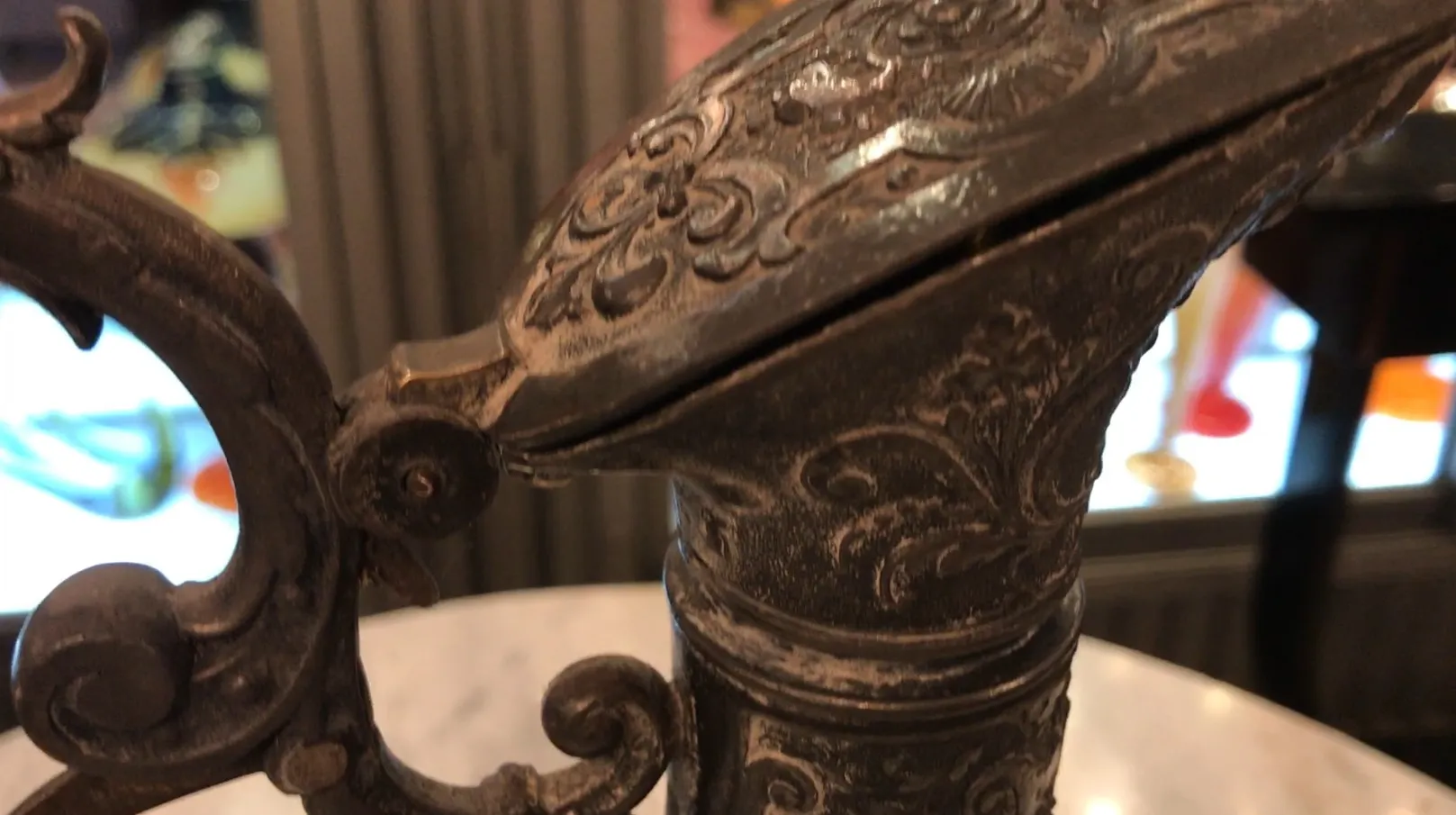 zwei antike WMF-Krüge mit elegantem Design