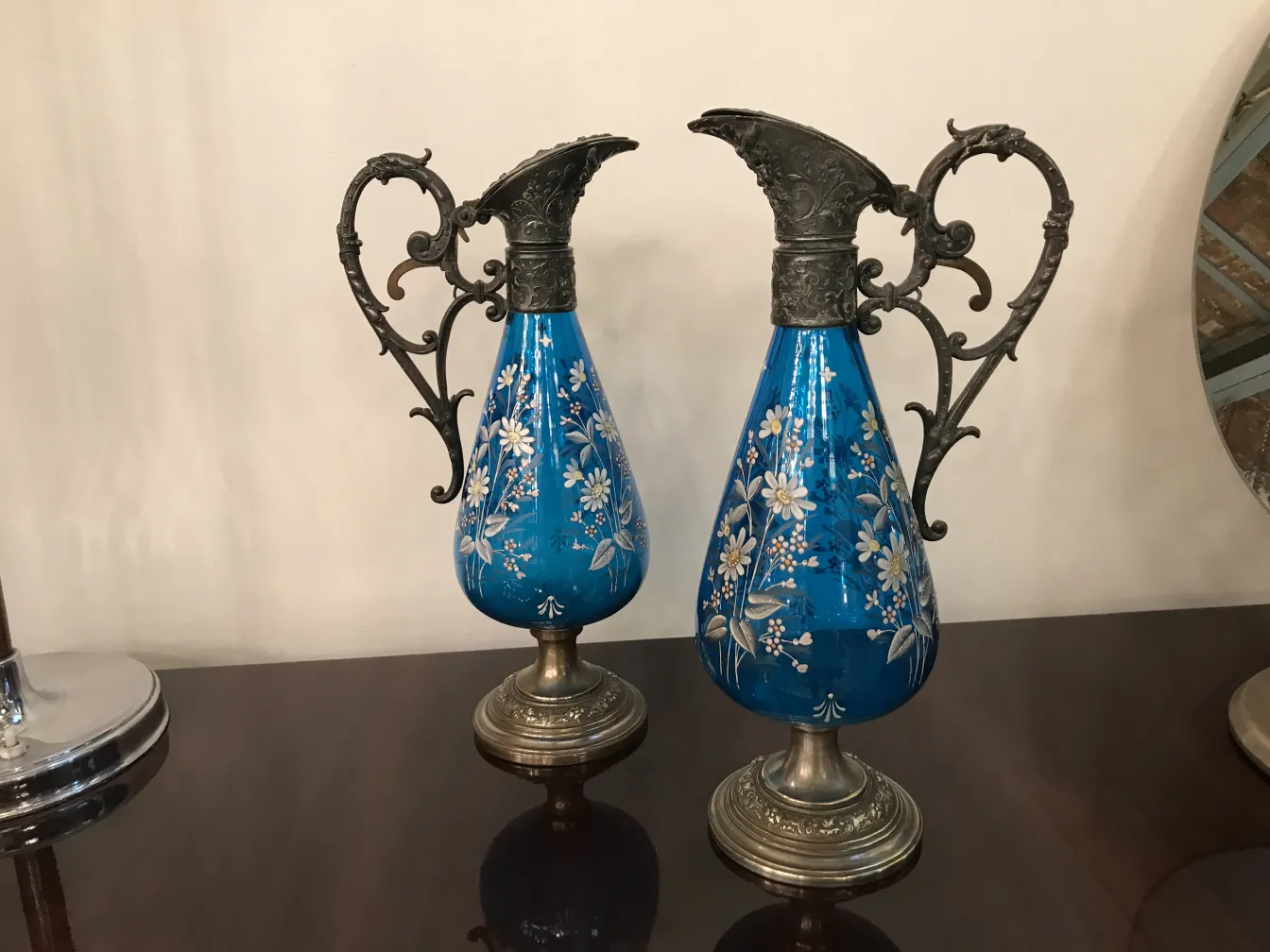 2 pichets anciens WMF bleus décorés de fleurs