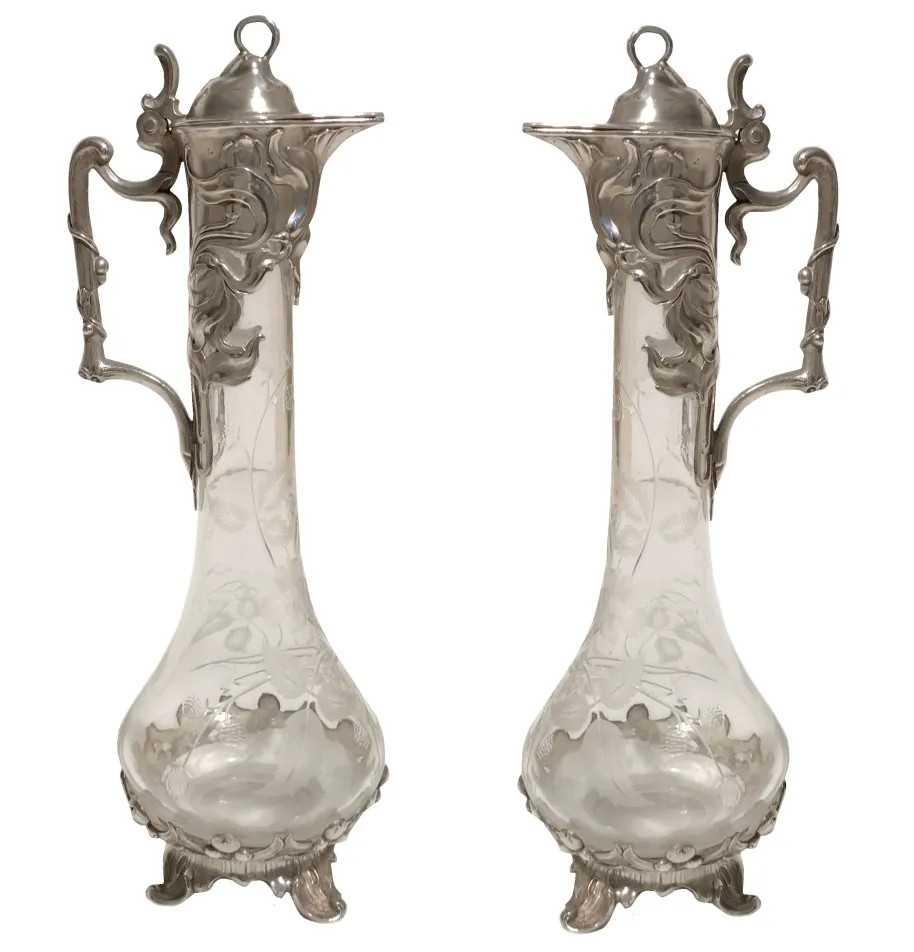 Ensemble de 2 pichets anciens WMF avec motif complexe