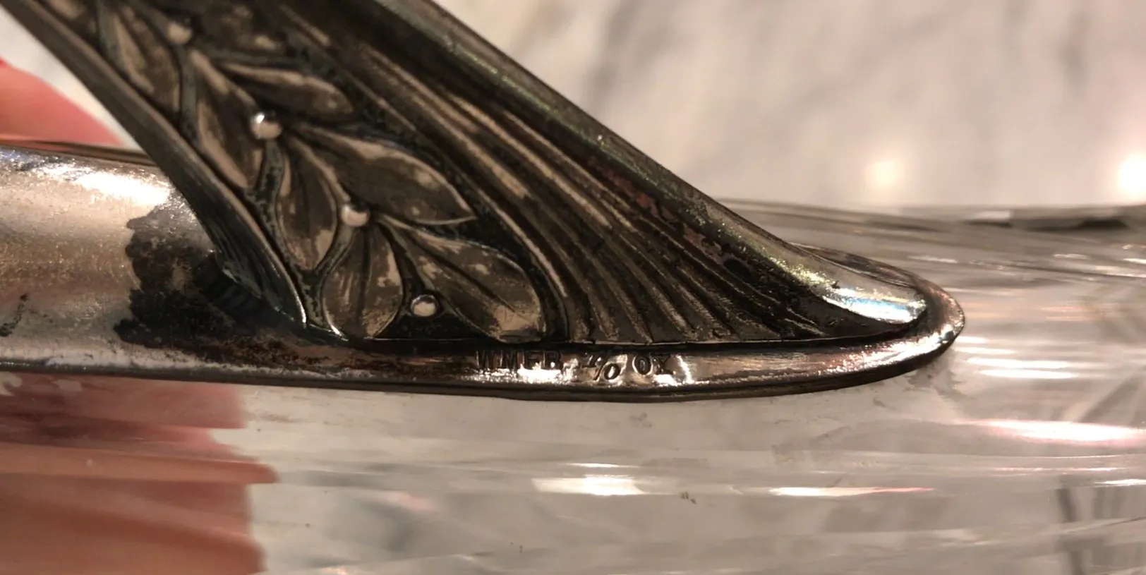 deux pichets anciens wmF avec détail décoratif